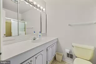 6914 Hadlow Dr, Springfield, VA 22152 - Photo 18