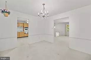 6914 Hadlow Dr, Springfield, VA 22152 - Photo 8