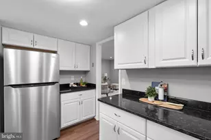 3170 Readsborough Ct, Fairfax, VA 22031 - Photo 10