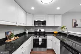 3170 Readsborough Ct, Fairfax, VA 22031 - Photo 8