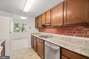 7718 Trevino Ln, Falls Church, VA 22043 - Photo 10
