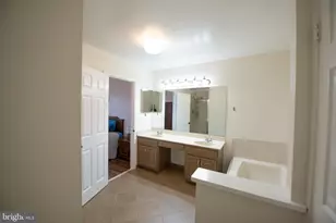 7915 Valleyfield Dr, Springfield, VA 22153 - Photo 46