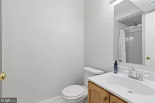 13937 Middle Creek Pl, Centreville, VA 20121 - Photo 32