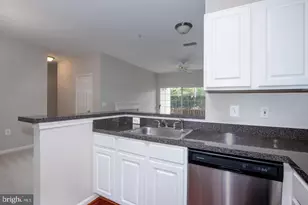 4144 Fountainside Ln, Fairfax, VA 22030 - Photo 18