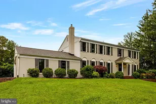 10904 Belgravia Ct, Great Falls, VA 22066 - Photo 2