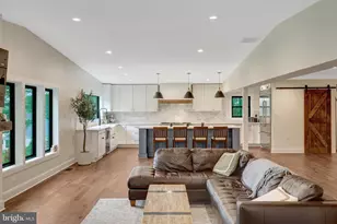 10904 Belgravia Ct, Great Falls, VA 22066 - Photo 4