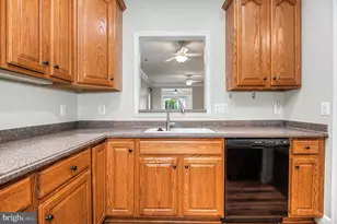 8406 Mountain Larkspur Dr Dr, Lorton, VA 22079 - Photo 16