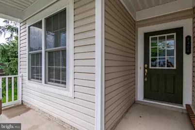 8406 Mountain Larkspur Dr Drive, Lorton, VA 22079 - Photo 4
