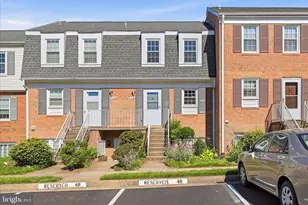 6146 Strasburg Dr, Centreville, VA 20121 - Photo 2