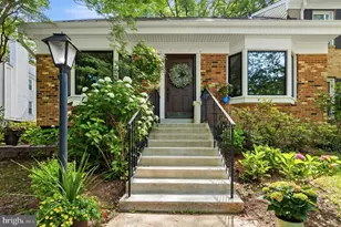 9913 Kingsbridge Dr, Fairfax, VA 22031 - Photo 2