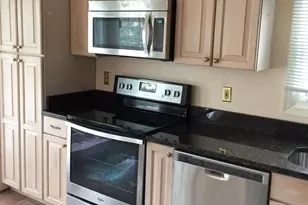 7034 Darby Towne Ct, Alexandria, VA 22315 - Photo 4