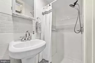 9822 Sweet Mint Dr, Vienna, VA 22181 - Photo 38