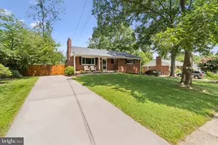 7412 Farnum St, Springfield, VA 22151 - Photo 2