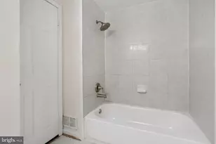 6117 Martins Landing Ct, Burke, VA 22015 - Photo 32