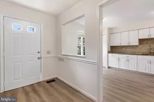 6117 Martins Landing Ct, Burke, VA 22015 - Photo 6