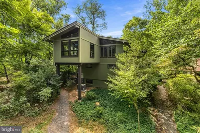 500 Walker Road, Great Falls, VA 22066 - Photo 8
