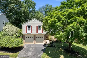 7588 Woodstown Dr, Springfield, VA 22153 - Photo 2