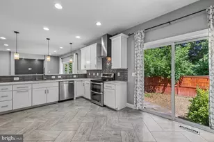 6009 McAlester Way, Centreville, VA 20121 - Photo 4