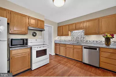 7011 Sea Cliff Road, McLean, VA 22101 - Photo 12