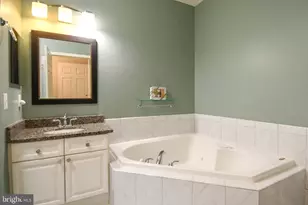 2663 Manhattan Pl, Vienna, VA 22180 - Photo 34