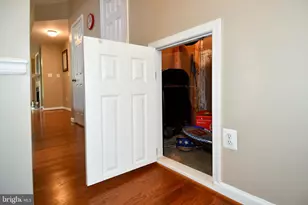 2663 Manhattan Pl, Vienna, VA 22180 - Photo 12