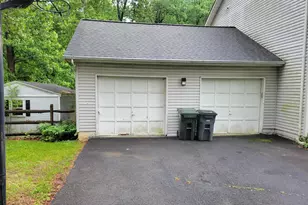 2449 Casmar St, Vienna, VA 22180 - Photo 2