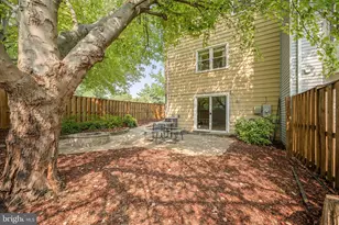 7400 Meadowleigh Way, Alexandria, VA 22315 - Photo 32