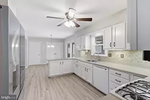 13603 Haverford Ct, Chantilly, VA 20151 - Photo 14