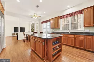 9860 Palace Green Way, Vienna, VA 22181 - Photo 20