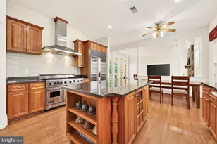 9860 Palace Green Way, Vienna, VA 22181 - Photo 18