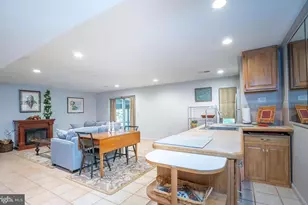 11696 Fox Glen Dr, Oakton, VA 22124 - Photo 38
