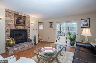 11696 Fox Glen Dr, Oakton, VA 22124 - Photo 14