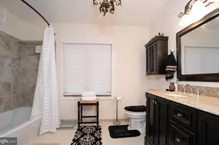 11696 Fox Glen Dr, Oakton, VA 22124 - Photo 26
