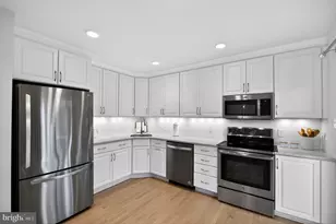 6027 Queenston St, Springfield, VA 22152 - Photo 8