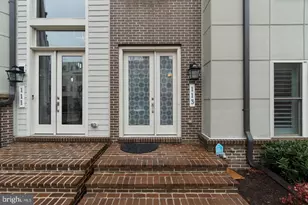 113 Dyer Ct, Herndon, VA 20170 - Photo 2