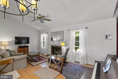 12241 Parkstream Terrace, Herndon, VA 20170 - Photo 8