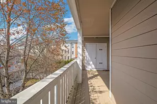 14302 Rosy Ln, Centreville, VA 20121 - Photo 4