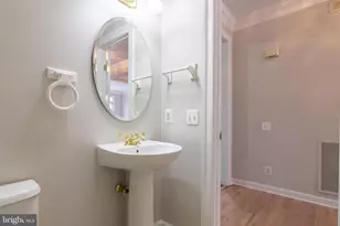 9551 Lagersfield Cir, Vienna, VA 22181 - Photo 18