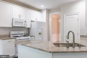 9551 Lagersfield Cir, Vienna, VA 22181 - Photo 16