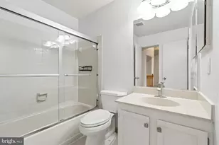 6182 Stonepath Cir, Centreville, VA 20120 - Photo 30