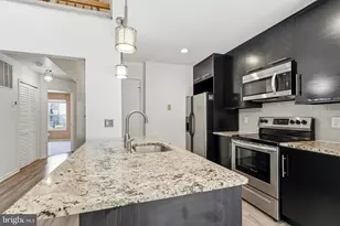 6182 Stonepath Cir, Centreville, VA 20120 - Photo 14