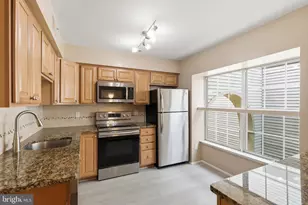 5906 Bridgetown Ct, Burke, VA 22015 - Photo 10