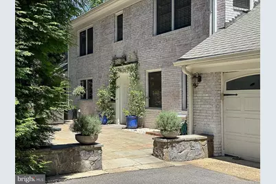 710 Live Oak Drive, McLean, VA 22101 - Photo 2