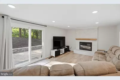 8347 Terra Grande Avenue, Springfield, VA 22153 - Photo 10