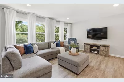 1811 Cranberry Lane, Reston, VA 20191 - Photo 4