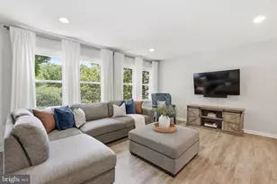 1811 Cranberry Ln, Reston, VA 20191 - Photo 4