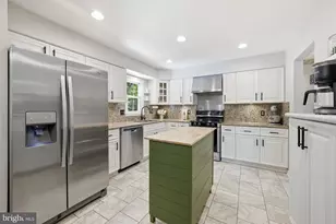 1811 Cranberry Ln, Reston, VA 20191 - Photo 10