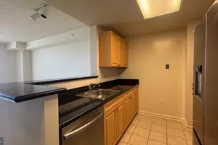 2726 Gallows Rd, Vienna, VA 22180 - Photo 10