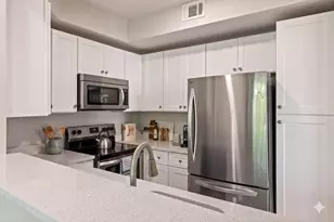 1318 Garden Wall Cir, Reston, VA 20194 - Photo 6