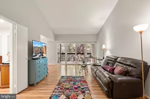 11835 Shire Ct, Reston, VA 20191 - Photo 4